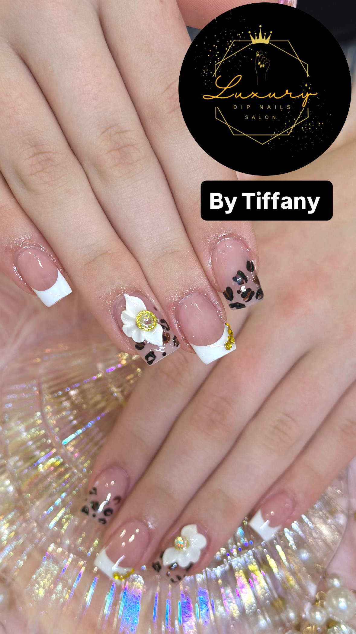 Luxury Dip Nails Salon nail photo 5